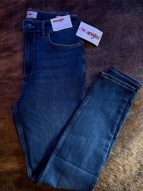 Wrangler Women’s Indigo Skinny Jeans